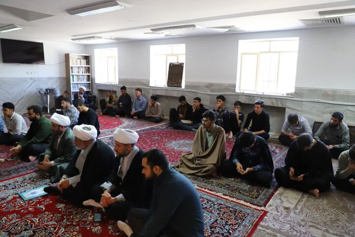 تصاویر/ بازدید مدیر حوزه علمیه کردستان از مدرسه علمیه قروه