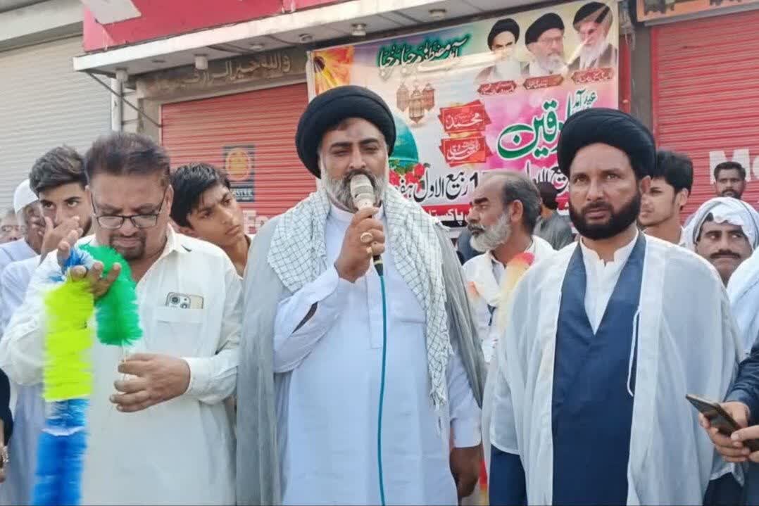 ولایت درحقیقت انسان کو الٰہی تعلیمات کے مطابق زندگی گزارنے کی راہ دکھانے والی رہبری کا نام ہے