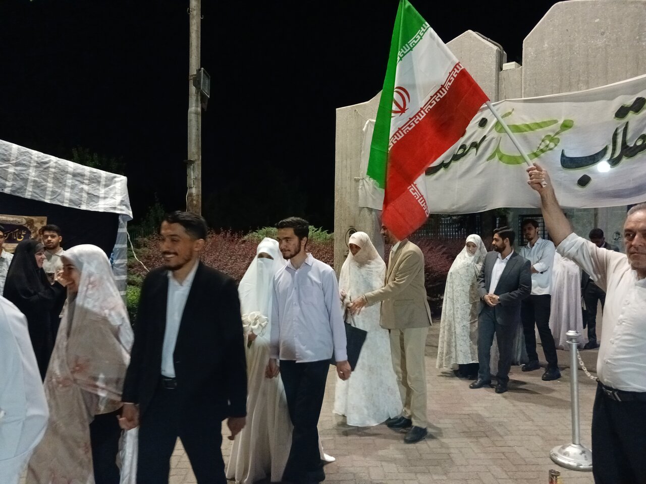 تصاویر/ صدمین اجتماع انقلابی مردمی همراه با جشن ازدواج دانشجویی در مشهدمقدس تصاویر/ صدمین اجتماع انقلابی مردمی همراه با جشن ازدواج دانشجویی در مشهدمقدس