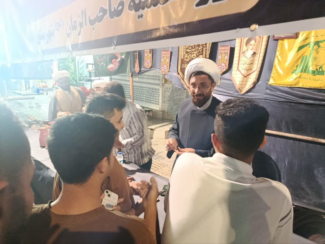 تصاویر/ تداوم خدمت رسانی در موکب شهدای روحانی ایلام