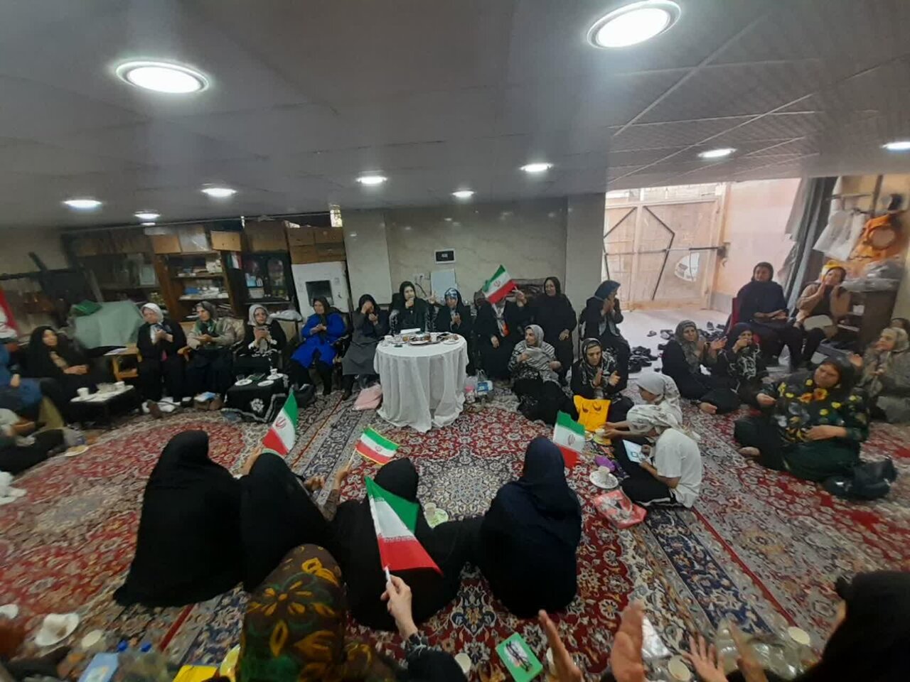 حضور پرشور طلاب مدرسه علمیه الزهرا (س) شیراز در برگزاری جشن‌های عید غدیر