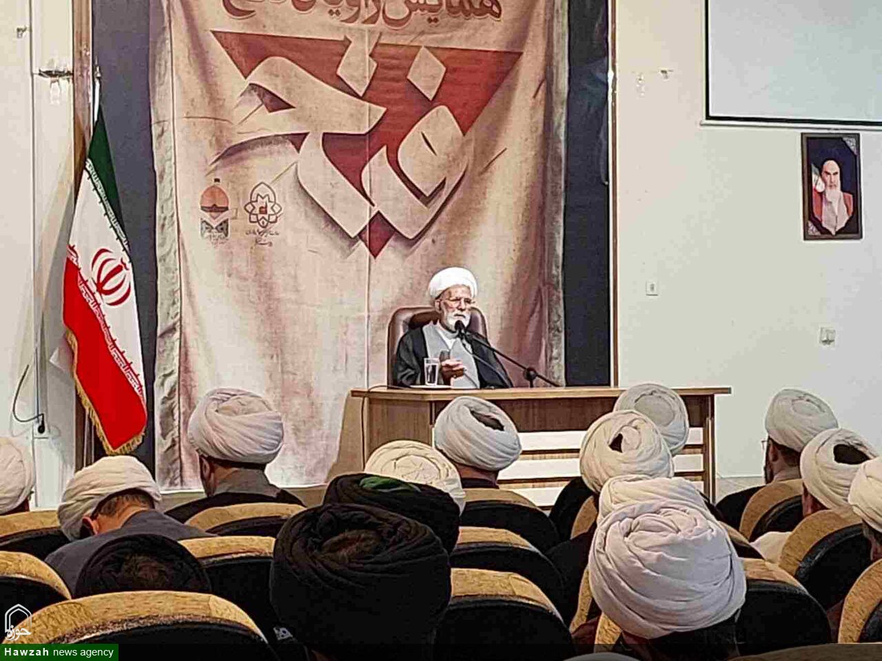 شناخت جامع اسلام بدون قرآن و سیره اهل‌بیت(علیهم‌السلام) ممکن نیست