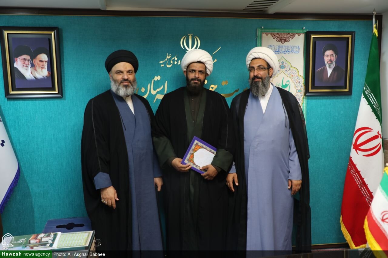 تجليل از دست اندرکاران برنامه گفت و گو محور کافه مه شکن