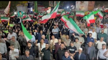 فیلم | حضور حماسی خرم آبادی ها در موج ۱۰۰ دفاع از وطن