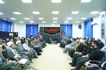 تصاویر/ دیدار جمعی از مسئولان هیئت‌های مذهبی لرستان با نماینده ولی‌فقیه در استان
