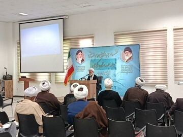 تصاویر/ نشست هم‌اندیشی ائمه جمعه استان مرکزی با نماینده ولی‌فقیه در استان