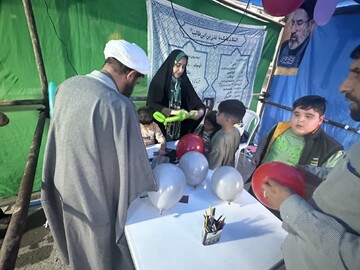 تصاویر/ فعالیت موکب موسسه فرهنگی‌تربیتی «احرار» حوزه علمیه امام صادق علیه‌السلام شهرستان فیروزکوه