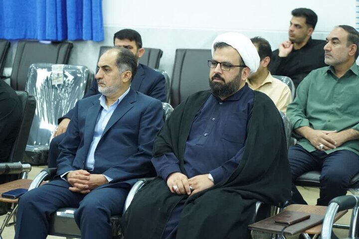 تصاویر/دیدار جمعی از مسئولان هیئت‌های مذهبی لرستان با نماینده ولی‌فقیه در استان