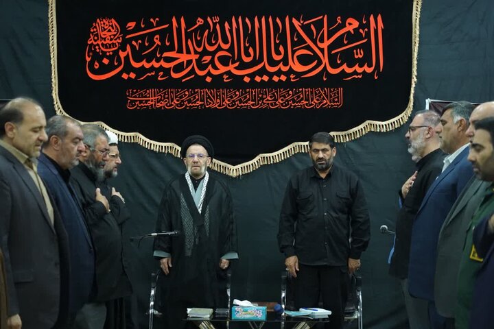 تصاویر/دیدار جمعی از مسئولان هیئت‌های مذهبی لرستان با نماینده ولی‌فقیه در استان