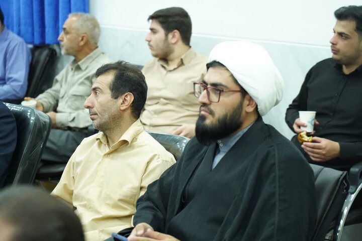 تصاویر/دیدار جمعی از مسئولان هیئت‌های مذهبی لرستان با نماینده ولی‌فقیه در استان