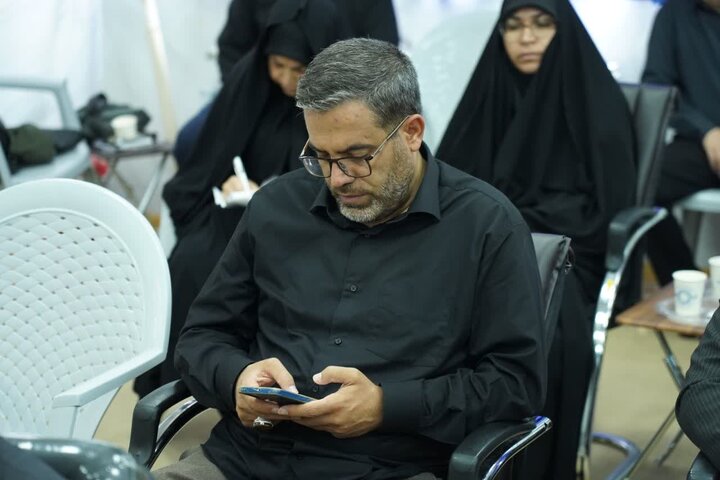 تصاویر/دیدار جمعی از مسئولان هیئت‌های مذهبی لرستان با نماینده ولی‌فقیه در استان