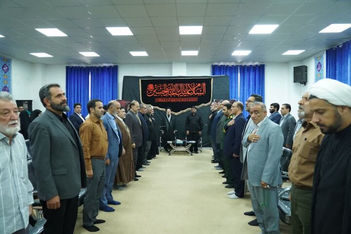 تصاویر/دیدار جمعی از مسئولان هیئت‌های مذهبی لرستان با نماینده ولی‌فقیه در استان