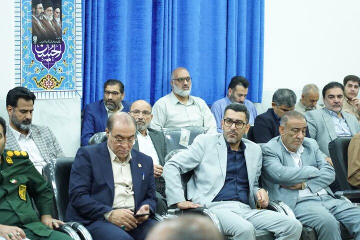 تصاویر/دیدار جمعی از مسئولان هیئت‌های مذهبی لرستان با نماینده ولی‌فقیه در استان