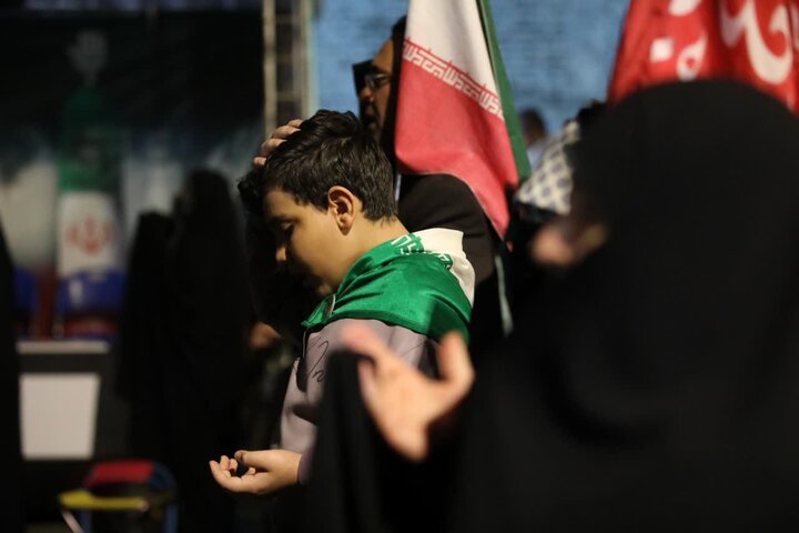 تصاویر/ یکصدمین شب ،تبلور حماسه حضور و ایستادگی مردم ولایتمدار و غیور ارومیه