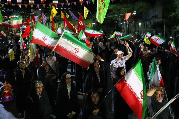 تصاویر / اجتماع مردمی «شب‌های اقتدار» مردم انقلابی شهر سمنان