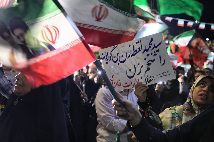 تصاویر / اجتماع مردمی «شب‌های اقتدار» مردم انقلابی شهر سمنان
