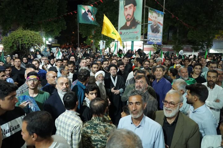 تصاویر/موج ۱۰۰ حضور باشکوه رزمندگان خیابان در حمایت از رزمندگان میدان در خرم آباد