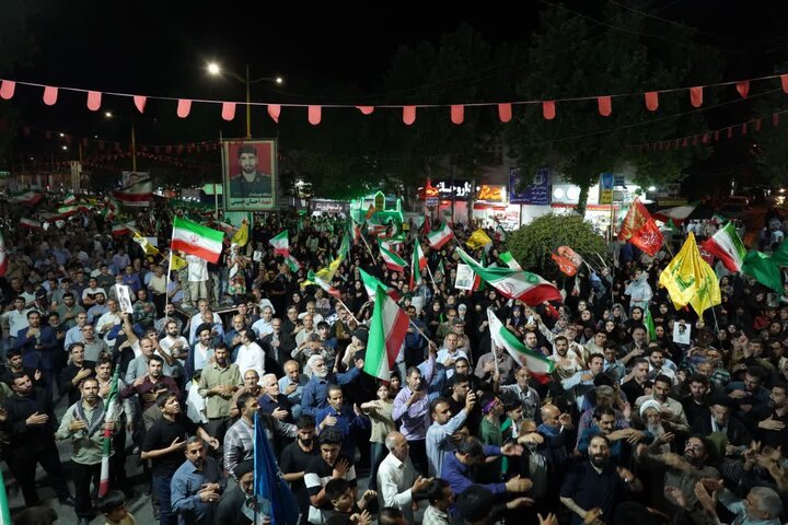 تصاویر/موج ۱۰۰ حضور باشکوه رزمندگان خیابان در حمایت از رزمندگان میدان در خرم آباد
