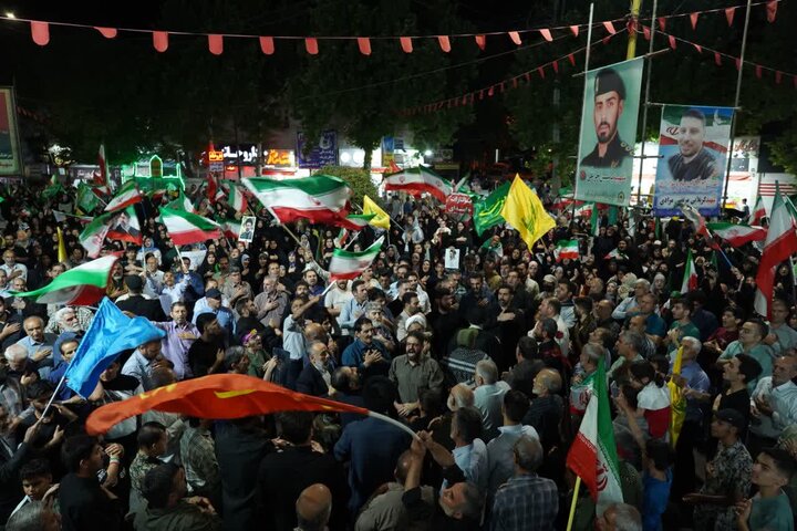 تصاویر/موج ۱۰۰ حضور باشکوه رزمندگان خیابان در حمایت از رزمندگان میدان در خرم آباد