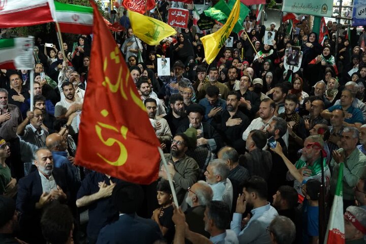تصاویر/موج ۱۰۰ حضور باشکوه رزمندگان خیابان در حمایت از رزمندگان میدان در خرم آباد