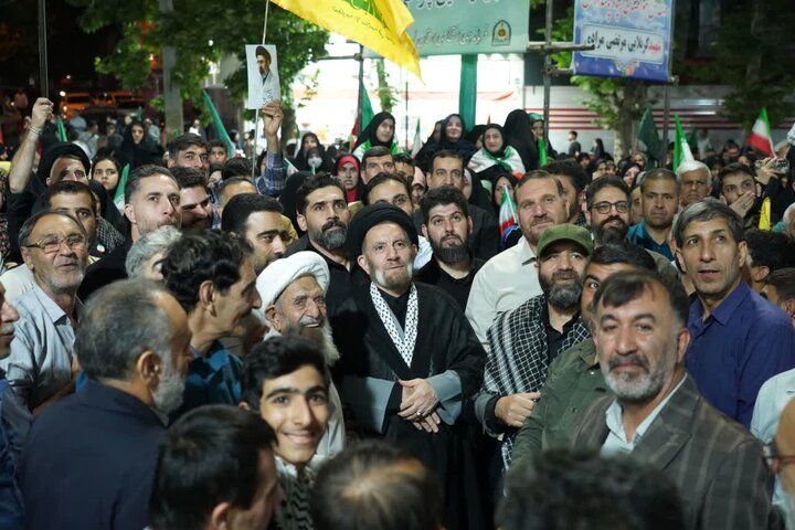 تصاویر/موج ۱۰۰ حضور باشکوه رزمندگان خیابان در حمایت از رزمندگان میدان در خرم آباد