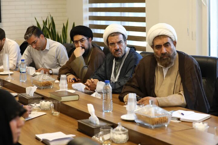 تصاویر / چهلمین جلسه قرارگاه مردمی رهبر شهید برگزار شد