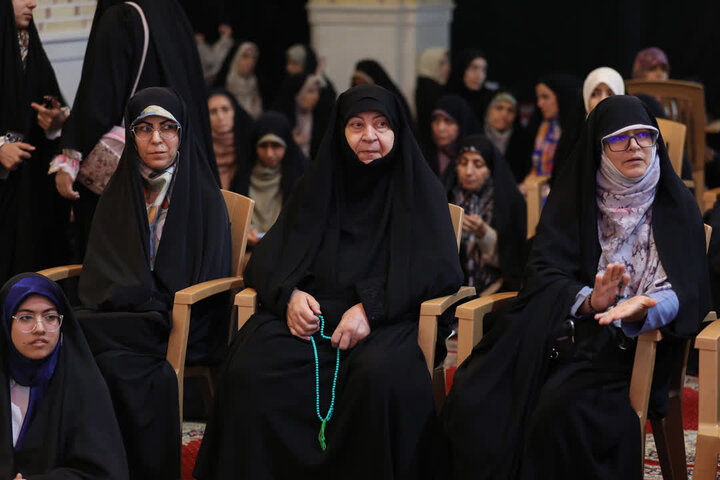 تصاویر / تجلیل از حافظان قرآن کریم استان قزوین ،توسط نماینده ولی فقیه در استان وامام جمعه قزوین