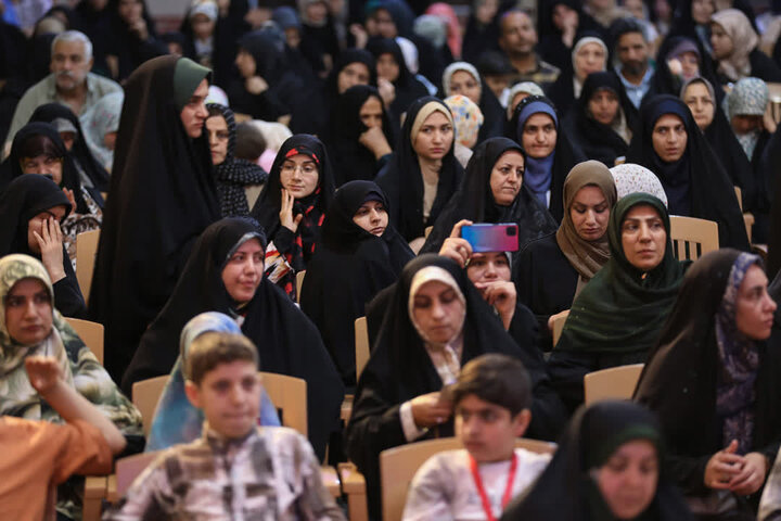 تصاویر / تجلیل از حافظان قرآن کریم استان قزوین ،توسط نماینده ولی فقیه در استان وامام جمعه قزوین