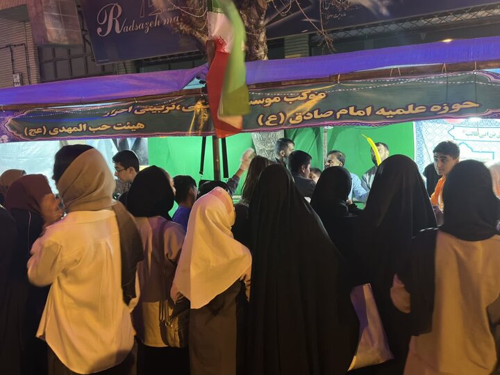 تصاویر/ فعالیت موکب موسسه فرهنگی‌تربیتی «احرار» حوزه علمیه امام صادق علیه‌السلام شهرستان فیروزکوه