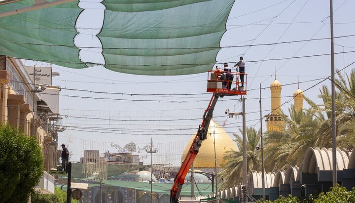 العتبة الحسينية تنجز أعمال تظليل محيط الصحن الشريف استعداداً للمحرم وتخفيفاً من حرارة الصيف