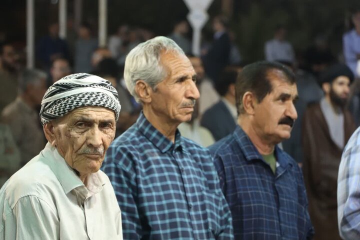 تصاویر/مهران ایستاده پای کار انقلاب