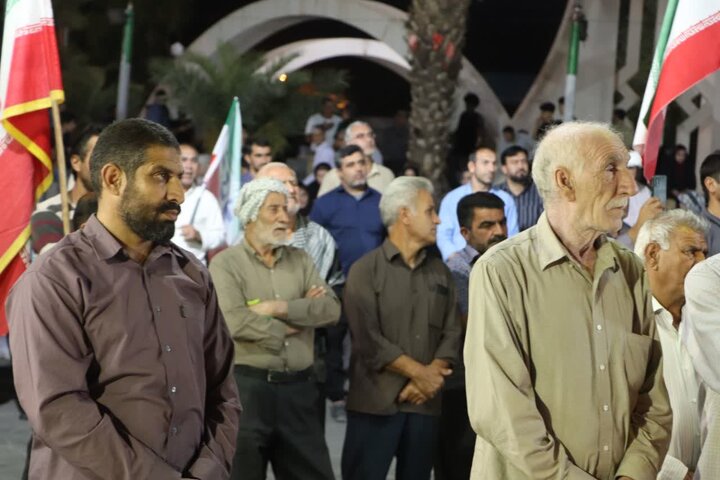 تصاویر/مهران ایستاده پای کار انقلاب