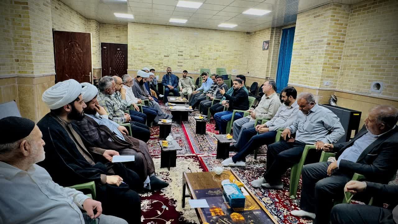 نهضت عظیم عاشورا بود که دین را پر آوازه کرد