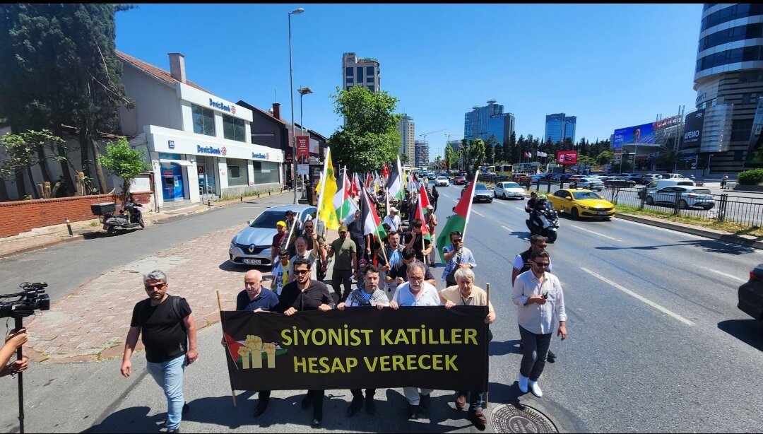 Partisans de la Résistance devant le consulat israélien à Istanbul : « Le Front de la Résistance n’est pas seul »