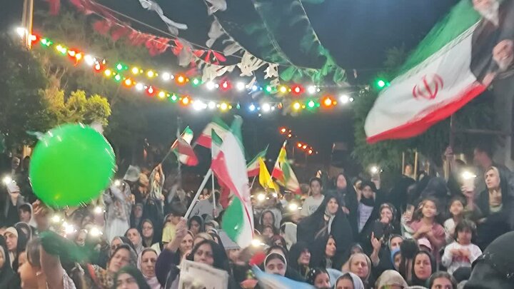 تصاویر / فعالیتهای فرهنگی وتبلیغی قرارگاه جهادی از خاک تا افلاک شهید حججی مدرسه امام صادق علیه‌السلام خواهران شهرستان بویین زهرا در شب صد ویکم