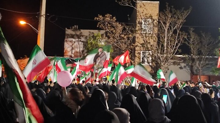 تصاویر / فعالیتهای فرهنگی وتبلیغی قرارگاه جهادی از خاک تا افلاک شهید حججی مدرسه امام صادق علیه‌السلام خواهران شهرستان بویین زهرا در شب صد ویکم
