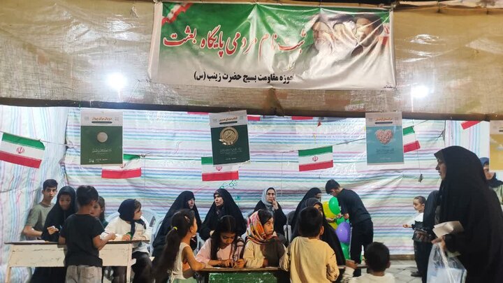 تصاویر / فعالیتهای فرهنگی وتبلیغی قرارگاه جهادی از خاک تا افلاک شهید حججی مدرسه امام صادق علیه‌السلام خواهران شهرستان بویین زهرا در شب صد ویکم