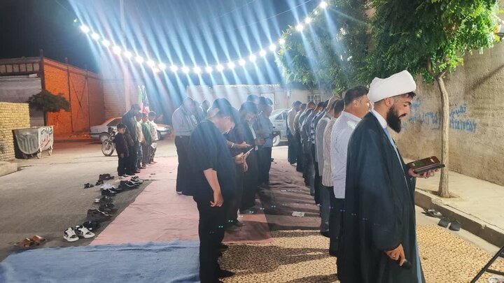 تصاویر / فعالیتهای فرهنگی وتبلیغی قرارگاه جهادی از خاک تا افلاک شهید حججی مدرسه امام صادق علیه‌السلام خواهران شهرستان بویین زهرا در شب صد ویکم