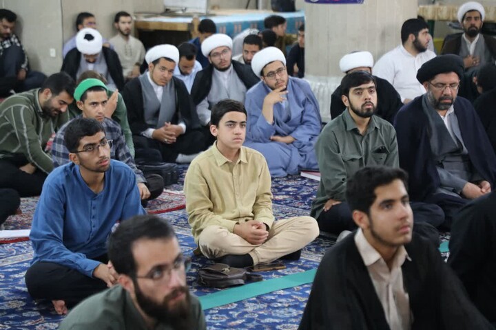 تصاویر/ نشست بصیرتی با حضور حجت‌الاسلام طائب برگزار شد