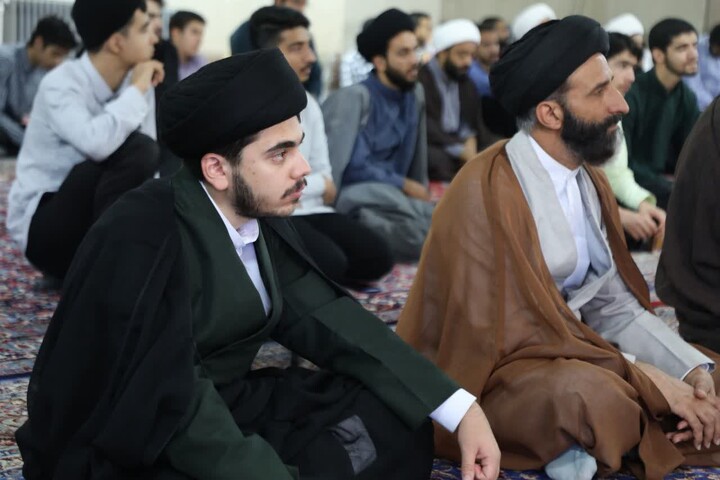 تصاویر/ نشست بصیرتی با حضور حجت‌الاسلام طائب برگزار شد