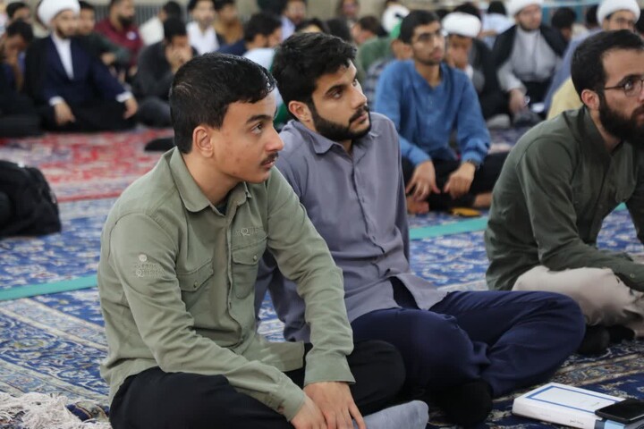 تصاویر/ نشست بصیرتی با حضور حجت‌الاسلام طائب برگزار شد