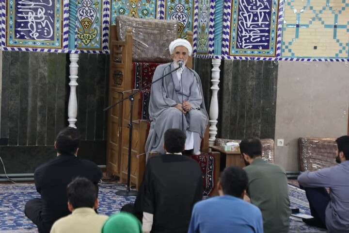 تصاویر/ نشست بصیرتی با حضور حجت‌الاسلام طائب برگزار شد