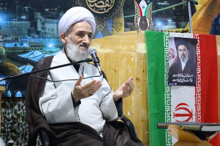 تصاویر/ حضور حجت الاسلام و المسلمین محمدی لائینی در حسینیه یادمان شهدای گمنام کلاردشت