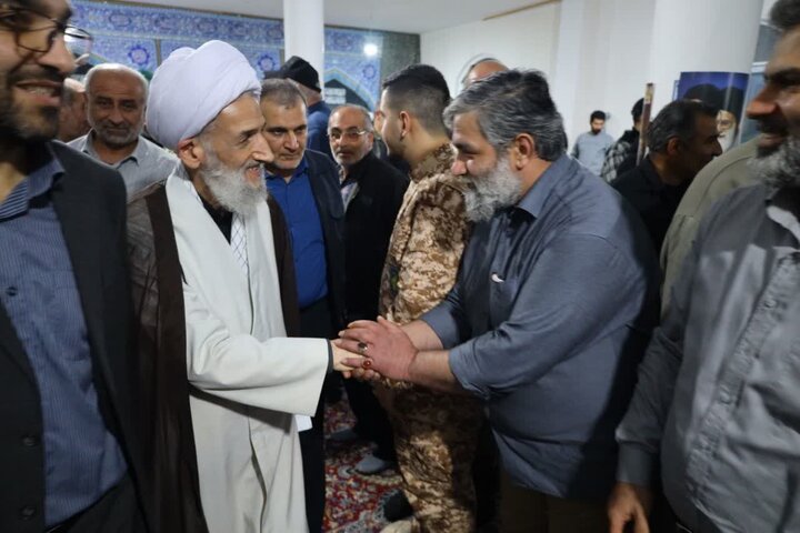تصاویر/ حضور حجت الاسلام و المسلمین محمدی لائینی در حسینیه یادمان شهدای گمنام کلاردشت