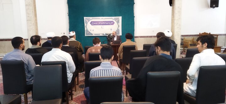 تصاویر/ آیین تکریم مبلغان فعال در ترویج فرهنگ ولایت و امامت در مدرسه قائم (عج)