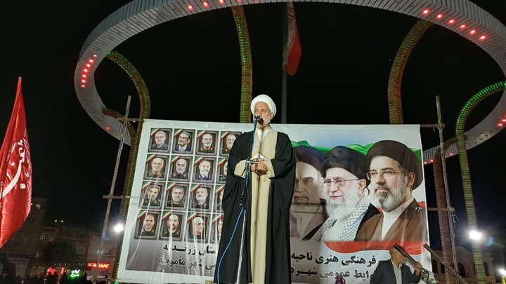 تصاویر/صد و یکمین شب حضور پرشور مردم ولایتمدار مامونیه در تجدید بیعت با آرمان‌های انقلاب