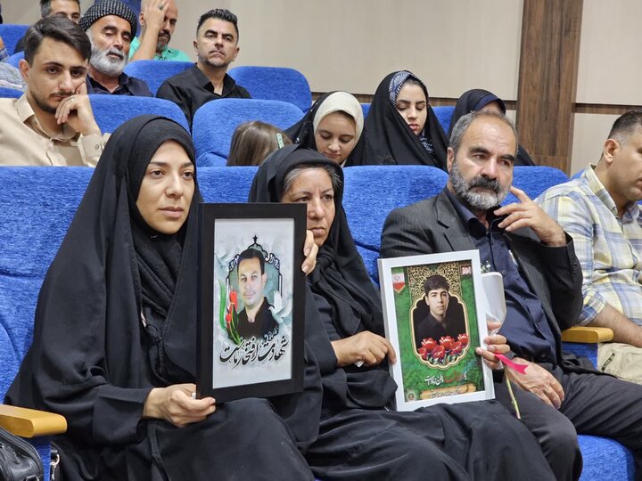 تصاویر/مراسم تجلیل از خانواده‌های معظم شهدای «جنگ رمضان» کردستان