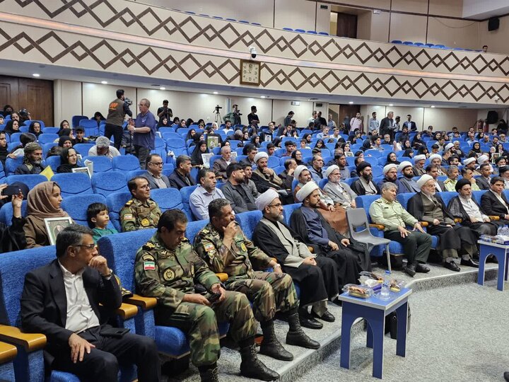 تصاویر/مراسم تجلیل از خانواده‌های معظم شهدای «جنگ رمضان» کردستان