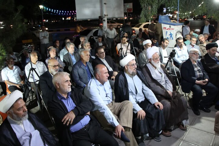 تصاویر/ حضور آیت الله فاضل لنکرانی در صدمین شب تجمع حماسه حضور و جبهه مقاومت شبانه در میدان رسالت قم