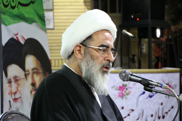 تصاویر/ حضور آیت الله فاضل لنکرانی در صدمین شب تجمع حماسه حضور و جبهه مقاومت شبانه در میدان رسالت قم